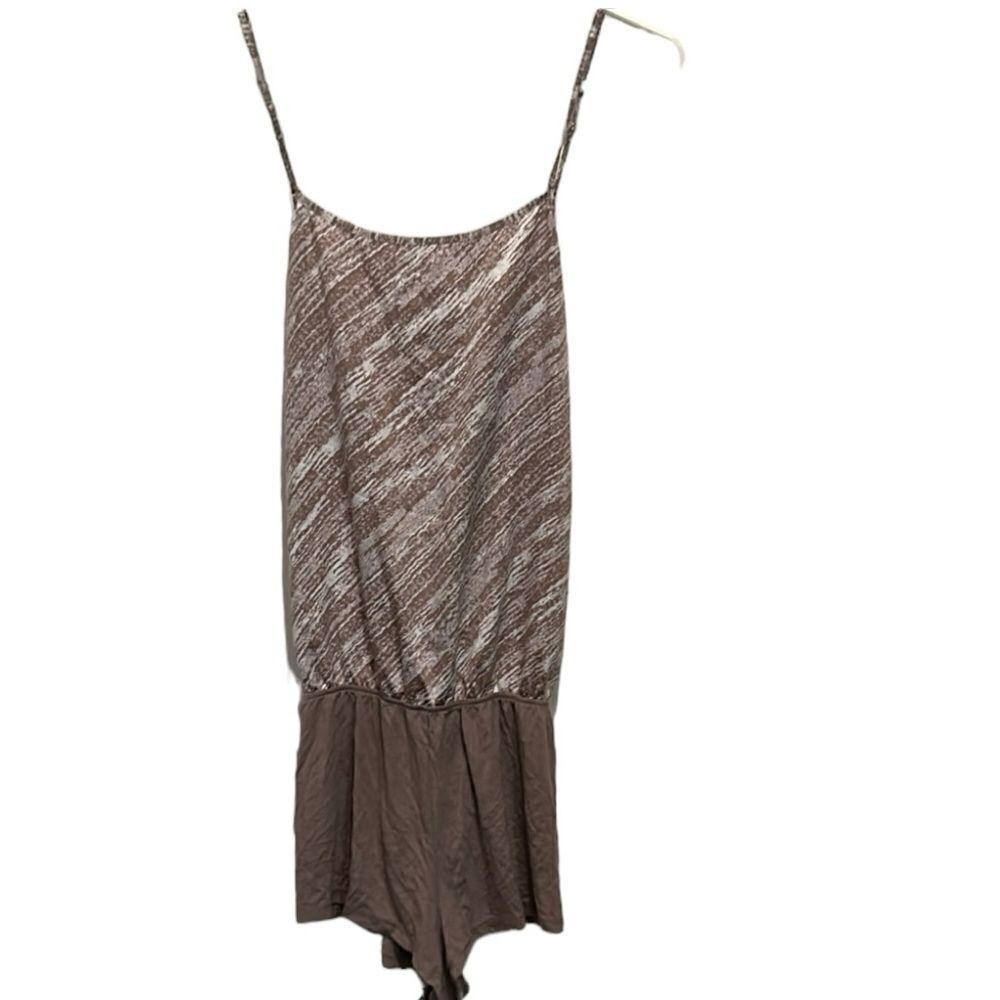 New with tags Victoria’s Secret romper with adjustable straps Medium